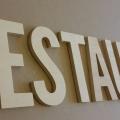 Lettre en bois restaurant 1