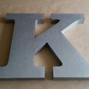 Lettre en relief k