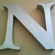 Lettre en relief n