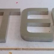 Lettre en relief stem