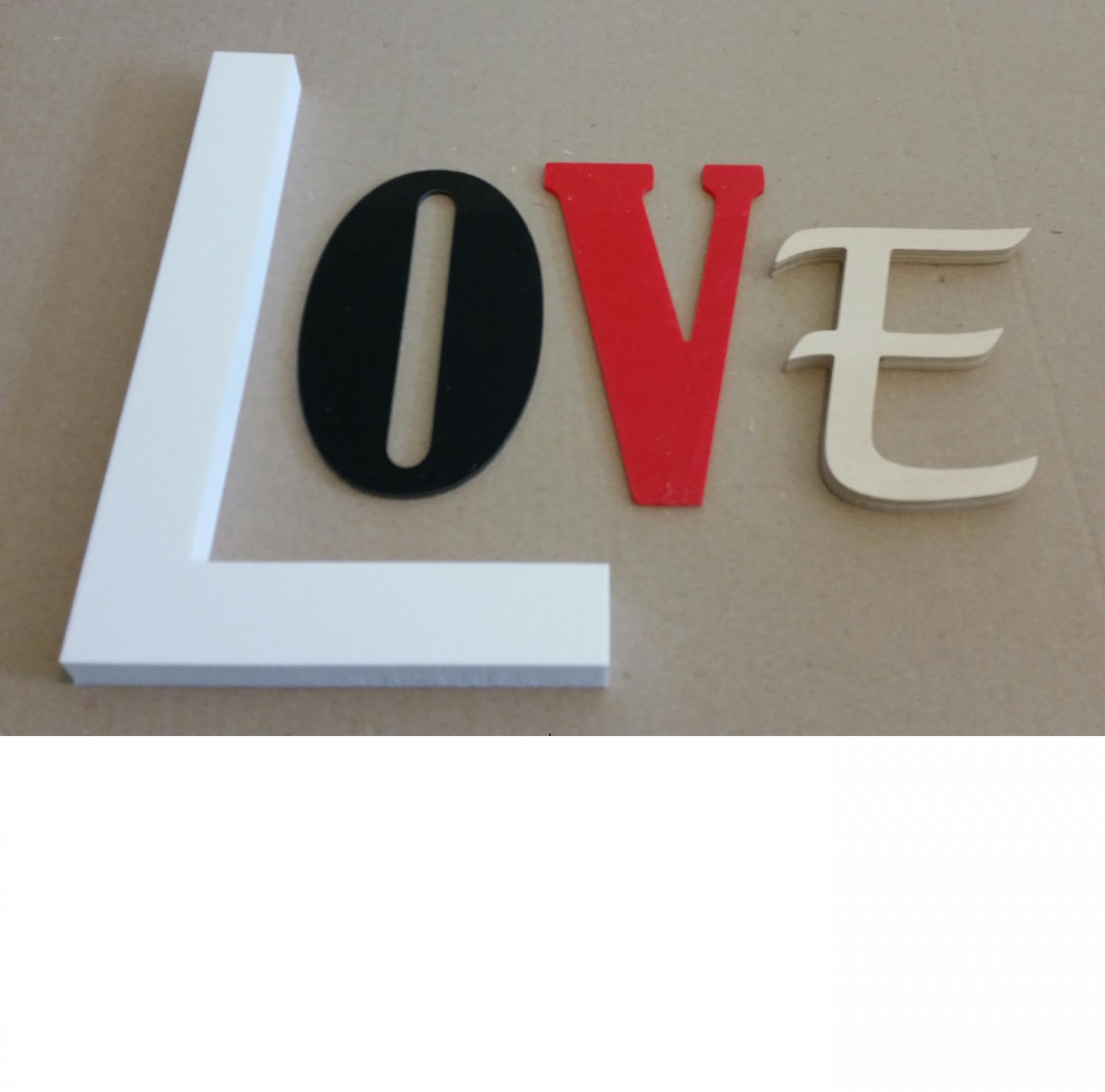Lettre decorative love lot 0007