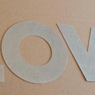 Lettre decorative zinc love