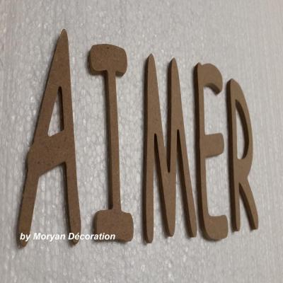 Lettres décoratives en bois à peindre ou à décorer AIMER , hauteur 20 cm