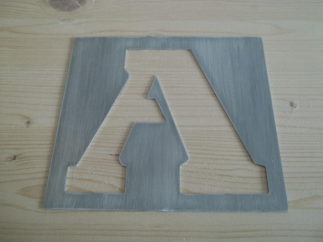 pochoir lettre en metal alphabet et chiffre STENCIL EXPORT